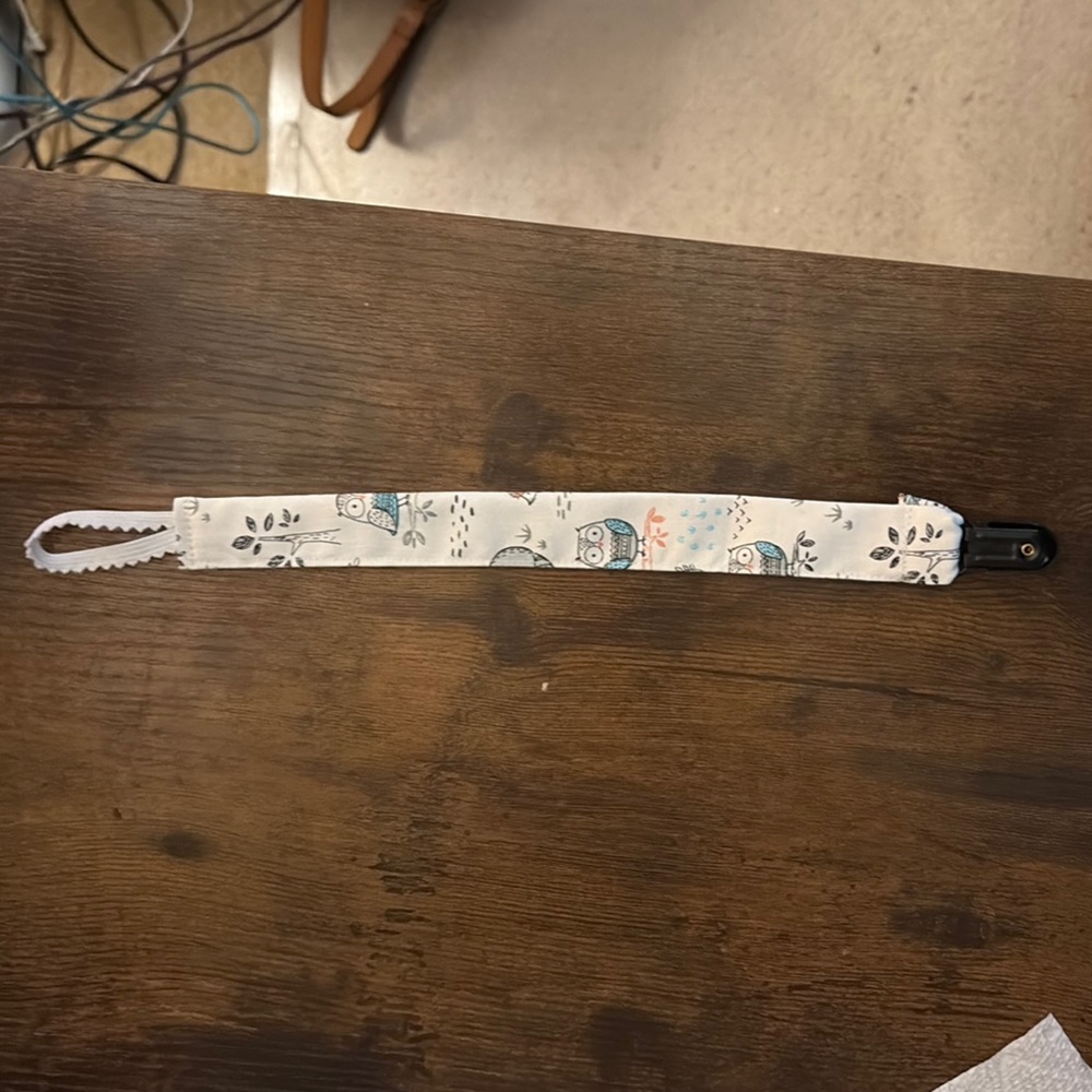 Owl Print Kids Pacifier Clip - White